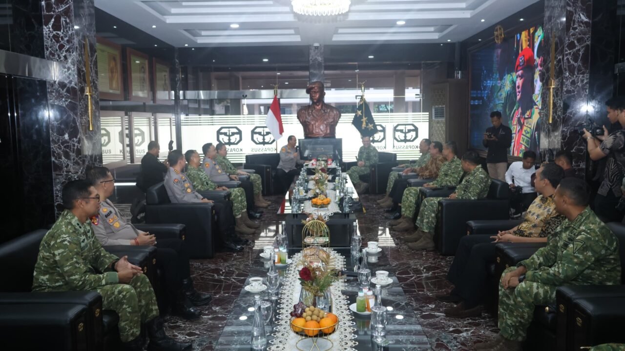 Kapolda Metro Jaya dan Pangdam Jaya Sambangi Mako Kopassus Cijantung, Pererat Sinergi Bersama Pangkopassus