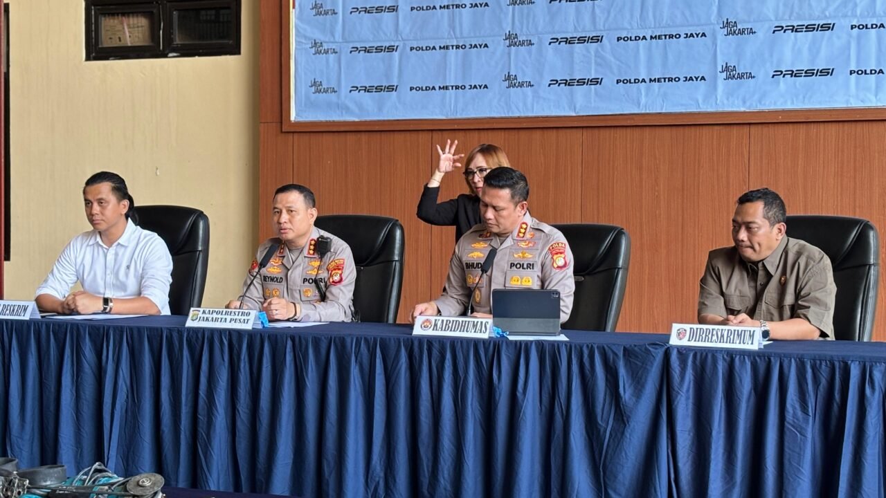 Dirreskrimum Polda Metro Jaya Kombes Pol Imam Imanuddin dalam rilis perkara Percetakan Mau Print di Polres Metro Jakarta Pusat, Jumat, 26 Juni 2026.
