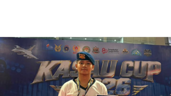Bripda Yudha Pratama Halsa, atlet Batalyon C Pelopor Satuan Brimob Polda Metro Jaya, meraih medali emas nomor Poomsae Prestasi TNI/Polri Taegeuk 5 di Kasau Cup TNI/Polri Nasional 2026.