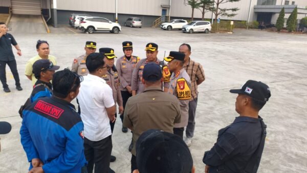 Jaga Kondusivitas Iklim Investasi, Kapolres Metro Bekasi Berikan Pelayanan Kepolisian untuk Keamanan Hak dan Suara Buruh