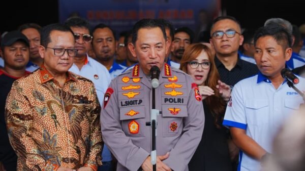 Kapolri ke Pengusaha: Jadikan Buruh Aset, Mitra, dan Keluarga Perusahaan